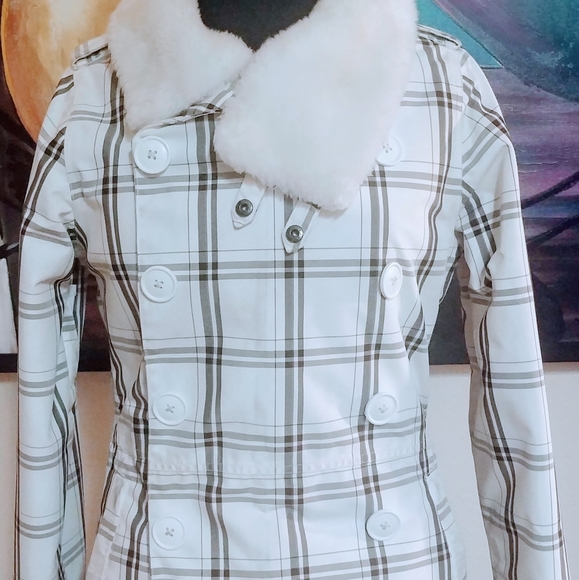 COAT - Picture 1 of 8